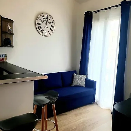 Petit Bijou Perche Au Coeur De * Sete