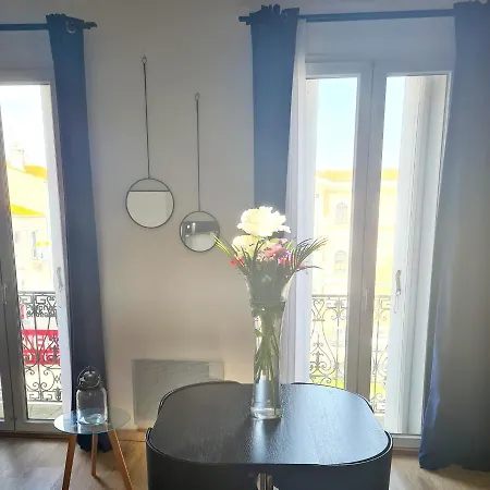 Petit Bijou Perché Au Cœur De Sète